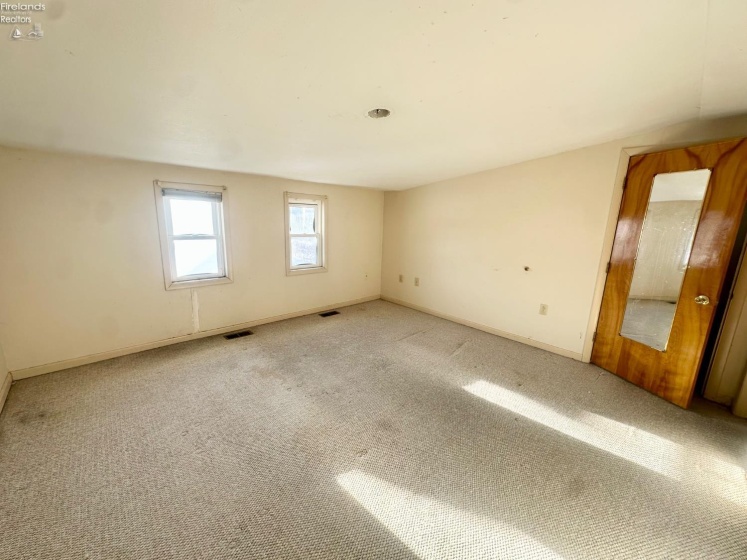 329 Oakland Avenue, Sandusky, 44870, ,Multiple Units,For Sale,Oakland,20260215