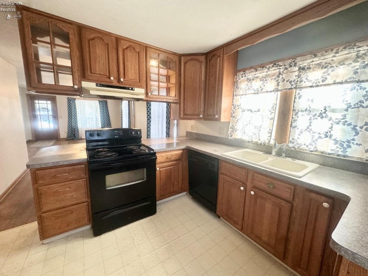 329 Oakland Avenue, Sandusky, 44870, 4 Bedrooms Bedrooms, ,3 BathroomsBathrooms,Residential,For Sale,Oakland,20260170