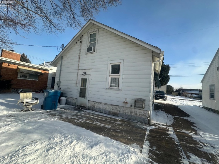 329 Oakland Avenue, Sandusky, 44870, 4 Bedrooms Bedrooms, ,3 BathroomsBathrooms,Residential,For Sale,Oakland,20260170