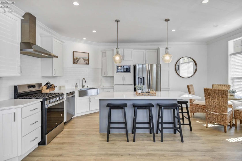 10850 Bayshore Road W Canal, Marblehead, 43440, 3 Bedrooms Bedrooms, ,2 BathroomsBathrooms,Residential,For Sale,Bayshore Road W Canal,20260292