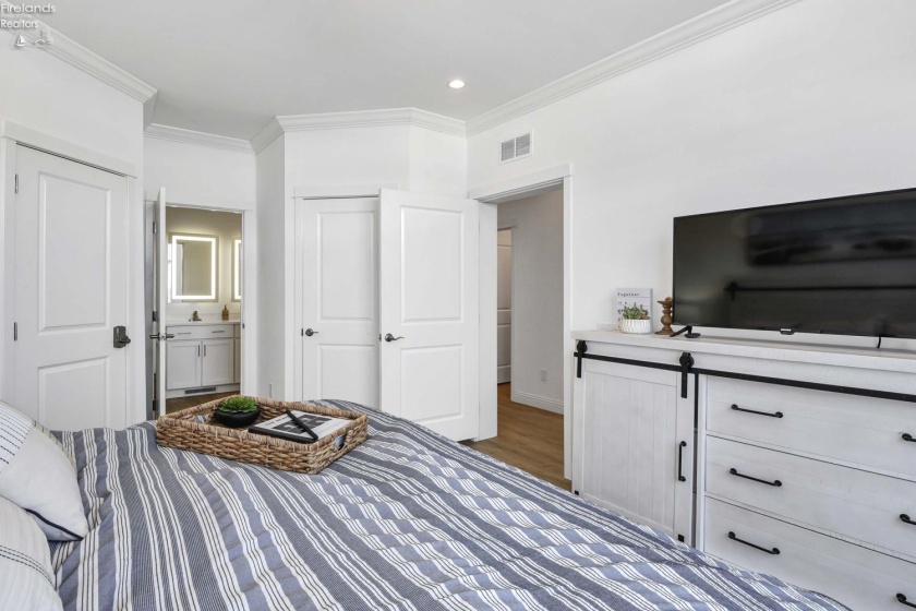 10850 Bayshore Road W Canal, Marblehead, 43440, 3 Bedrooms Bedrooms, ,2 BathroomsBathrooms,Residential,For Sale,Bayshore Road W Canal,20260292