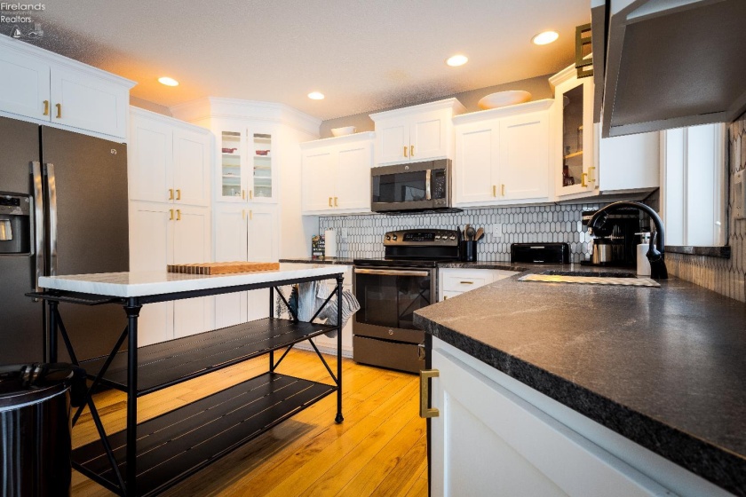 3405 Hastings Newville Road, Mansfield, 44903, 6 Bedrooms Bedrooms, ,4 BathroomsBathrooms,Residential,For Sale,Hastings Newville,20260314