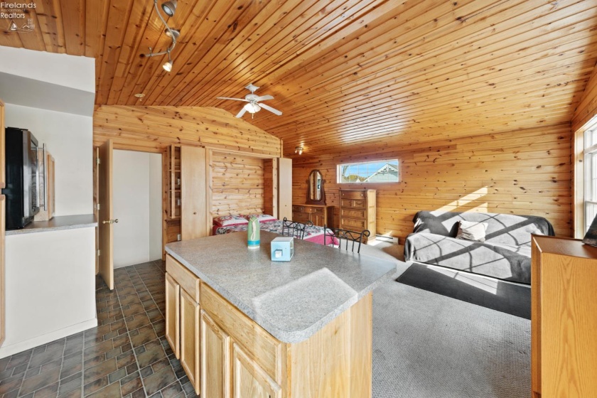 2128 Bayview Drive, Marblehead, 43440, 3 Bedrooms Bedrooms, ,2 BathroomsBathrooms,Residential,For Sale,Bayview,20260323