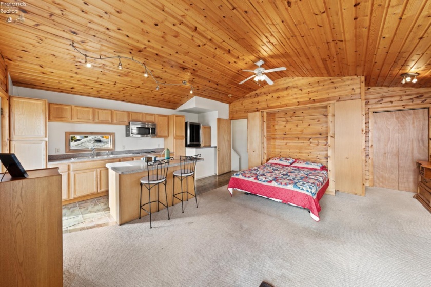 2128 Bayview Drive, Marblehead, 43440, 3 Bedrooms Bedrooms, ,2 BathroomsBathrooms,Residential,For Sale,Bayview,20260323