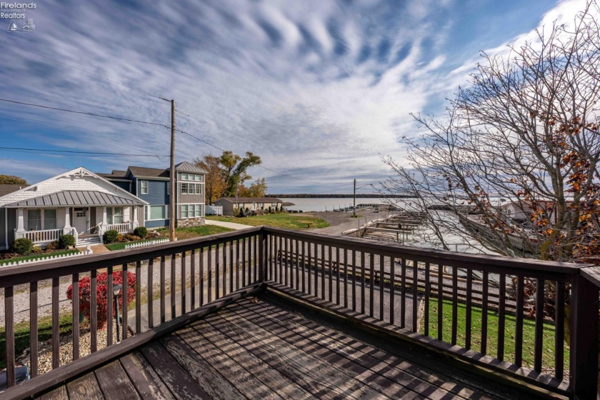 2128 Bayview Drive, Marblehead, 43440, 3 Bedrooms Bedrooms, ,2 BathroomsBathrooms,Residential,For Sale,Bayview,20260323