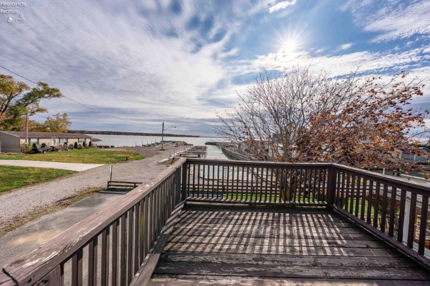 2128 Bayview Drive, Marblehead, 43440, 3 Bedrooms Bedrooms, ,2 BathroomsBathrooms,Residential,For Sale,Bayview,20260323