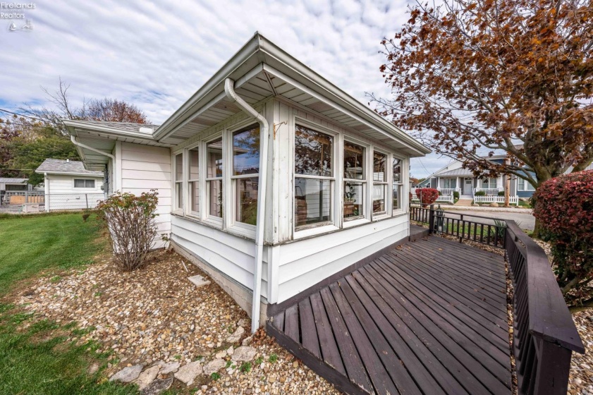 2128 Bayview Drive, Marblehead, 43440, 3 Bedrooms Bedrooms, ,2 BathroomsBathrooms,Residential,For Sale,Bayview,20260323