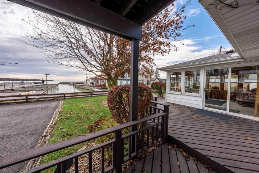 2128 Bayview Drive, Marblehead, 43440, 3 Bedrooms Bedrooms, ,2 BathroomsBathrooms,Residential,For Sale,Bayview,20260323