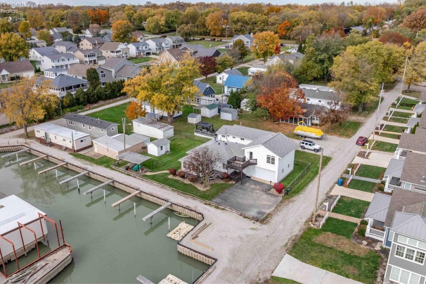 2128 Bayview Drive, Marblehead, 43440, 3 Bedrooms Bedrooms, ,2 BathroomsBathrooms,Residential,For Sale,Bayview,20260323