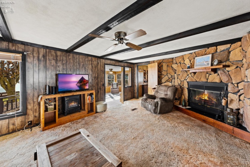 2128 Bayview Drive, Marblehead, 43440, 3 Bedrooms Bedrooms, ,2 BathroomsBathrooms,Residential,For Sale,Bayview,20260323