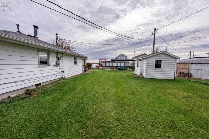 2128 Bayview Drive, Marblehead, 43440, 3 Bedrooms Bedrooms, ,2 BathroomsBathrooms,Residential,For Sale,Bayview,20260323