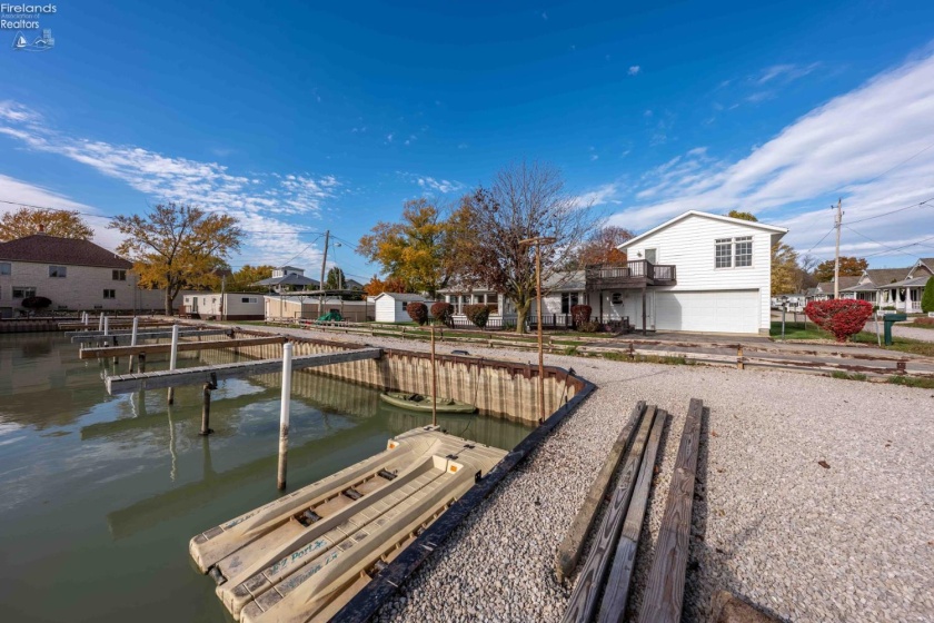 2128 Bayview Drive, Marblehead, 43440, 3 Bedrooms Bedrooms, ,2 BathroomsBathrooms,Residential,For Sale,Bayview,20260323