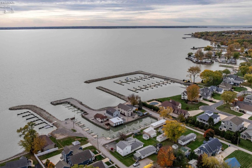 2128 Bayview Drive, Marblehead, 43440, 3 Bedrooms Bedrooms, ,2 BathroomsBathrooms,Residential,For Sale,Bayview,20260323