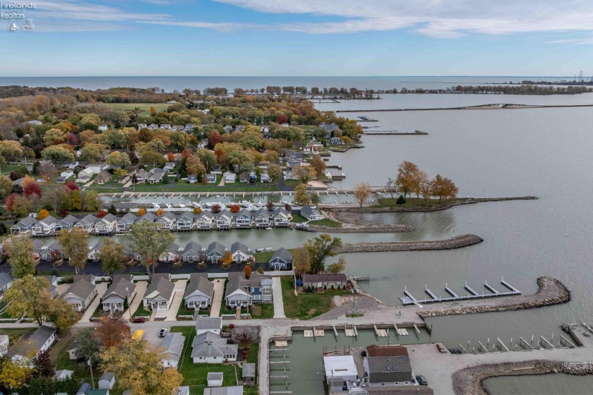 2128 Bayview Drive, Marblehead, 43440, 3 Bedrooms Bedrooms, ,2 BathroomsBathrooms,Residential,For Sale,Bayview,20260323