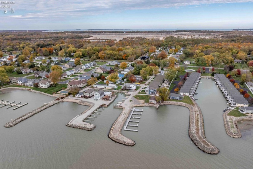 2128 Bayview Drive, Marblehead, 43440, 3 Bedrooms Bedrooms, ,2 BathroomsBathrooms,Residential,For Sale,Bayview,20260323