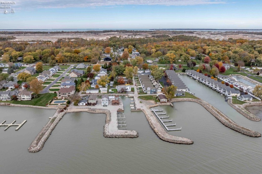 2128 Bayview Drive, Marblehead, 43440, 3 Bedrooms Bedrooms, ,2 BathroomsBathrooms,Residential,For Sale,Bayview,20260323