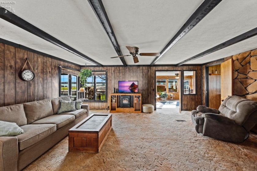 2128 Bayview Drive, Marblehead, 43440, 3 Bedrooms Bedrooms, ,2 BathroomsBathrooms,Residential,For Sale,Bayview,20260323