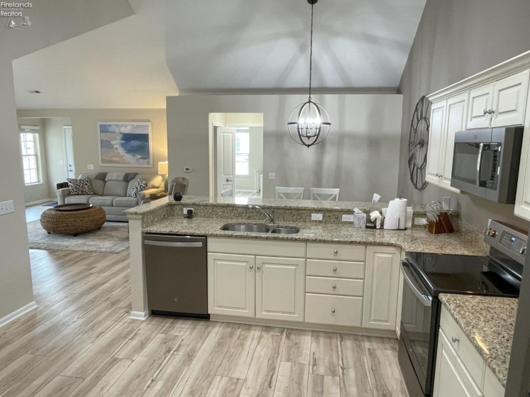 2750 Canterbury Circle, Port Clinton, 43452, 2 Bedrooms Bedrooms, ,2 BathroomsBathrooms,Residential,For Sale,Canterbury,20260327