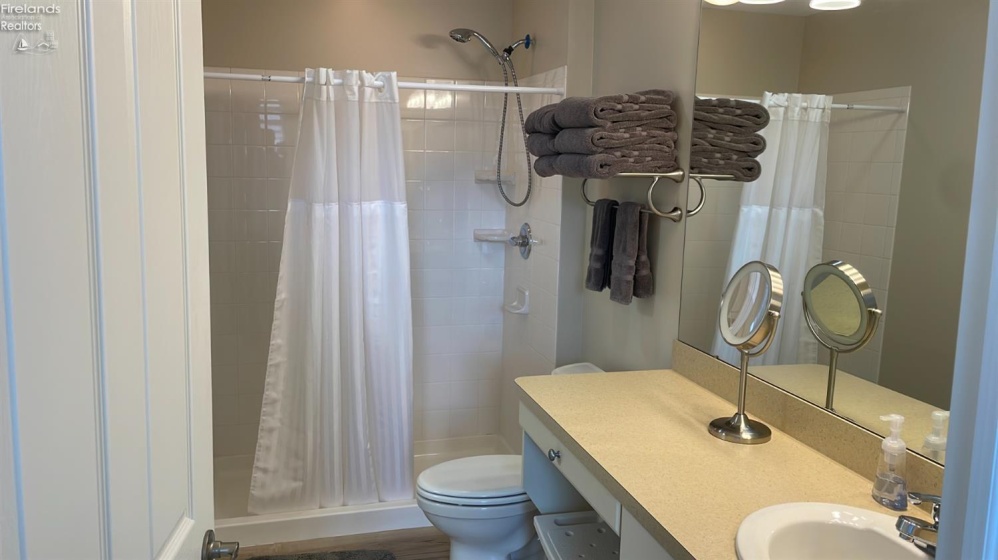 2750 Canterbury Circle, Port Clinton, 43452, 2 Bedrooms Bedrooms, ,2 BathroomsBathrooms,Residential,For Sale,Canterbury,20260327