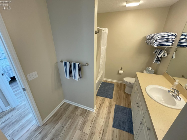 2750 Canterbury Circle, Port Clinton, 43452, 2 Bedrooms Bedrooms, ,2 BathroomsBathrooms,Residential,For Sale,Canterbury,20260327