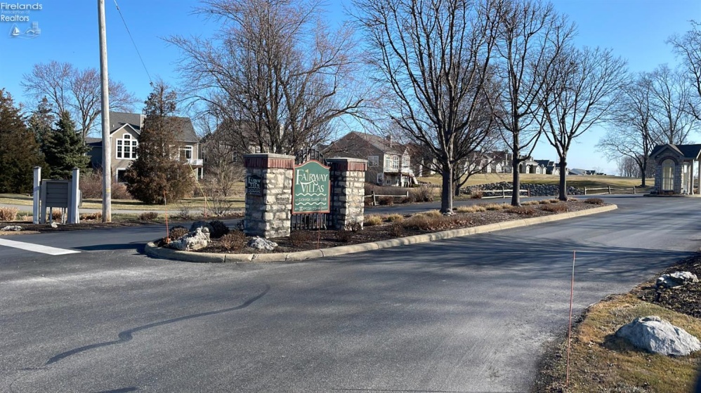 2750 Canterbury Circle, Port Clinton, 43452, 2 Bedrooms Bedrooms, ,2 BathroomsBathrooms,Residential,For Sale,Canterbury,20260327