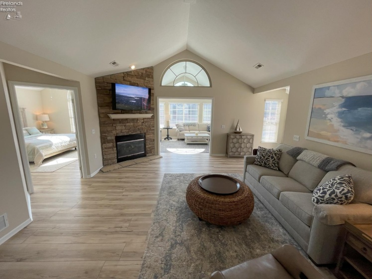 2750 Canterbury Circle, Port Clinton, 43452, 2 Bedrooms Bedrooms, ,2 BathroomsBathrooms,Residential,For Sale,Canterbury,20260327