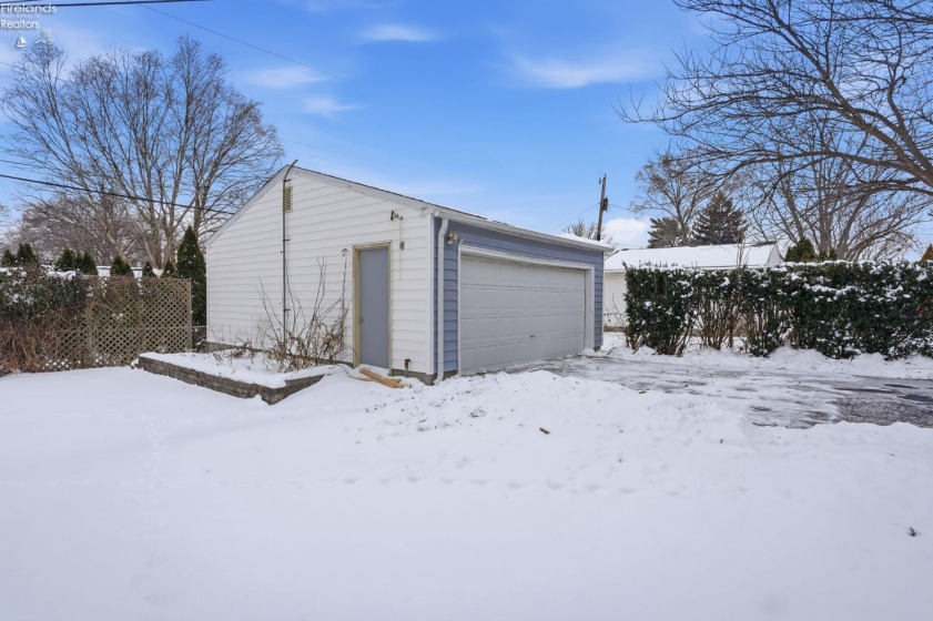 421 Clifton Avenue, Findlay, 45840, 3 Bedrooms Bedrooms, ,2 BathroomsBathrooms,Residential,For Sale,Clifton,20260342