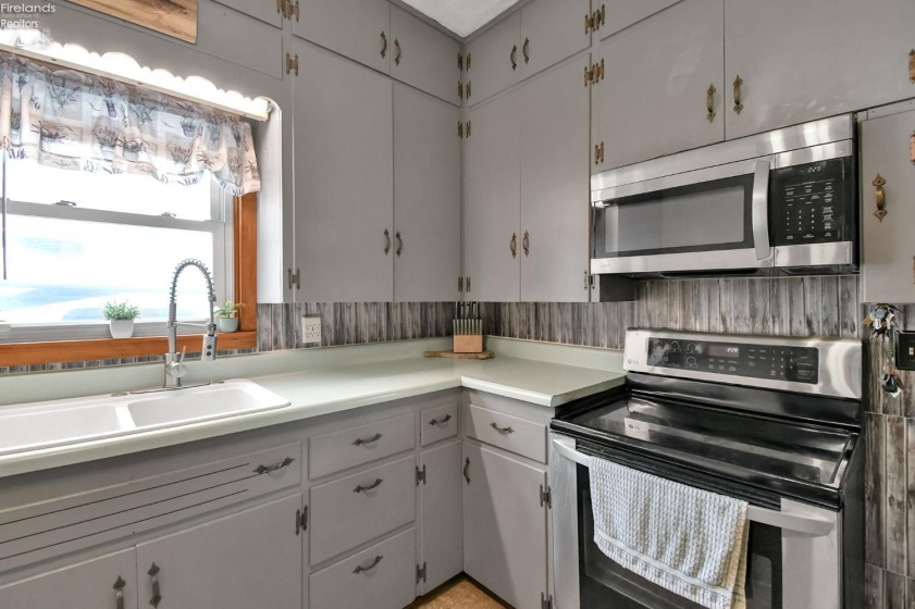 419 Maplewood Street, Willard, 44890, 4 Bedrooms Bedrooms, ,2 BathroomsBathrooms,Residential,For Sale,Maplewood,20260339