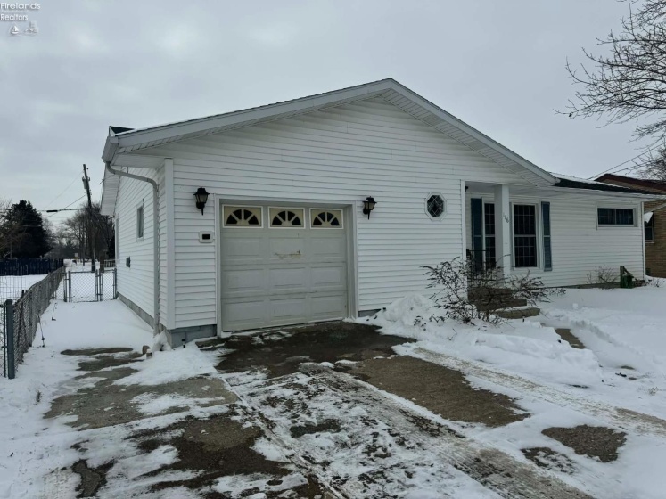 116 Lakeland Drive, Sandusky, 44870, 3 Bedrooms Bedrooms, ,1 BathroomBathrooms,Residential,For Sale,Lakeland,20260297