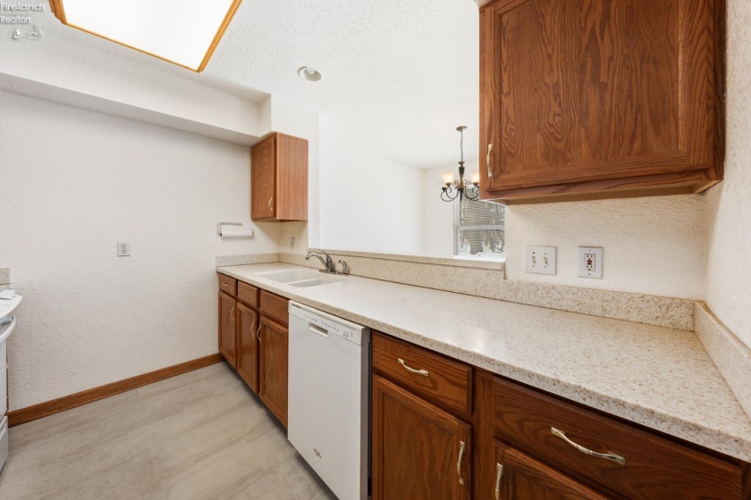 590 Vineyard Circle, Port Clinton, 43452, 2 Bedrooms Bedrooms, ,2 BathroomsBathrooms,Residential,For Sale,Vineyard,20260296