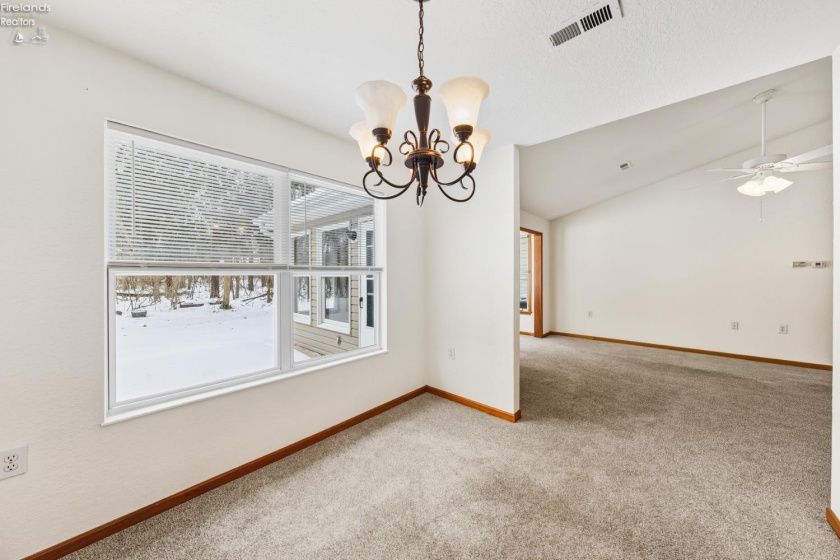 590 Vineyard Circle, Port Clinton, 43452, 2 Bedrooms Bedrooms, ,2 BathroomsBathrooms,Residential,For Sale,Vineyard,20260296