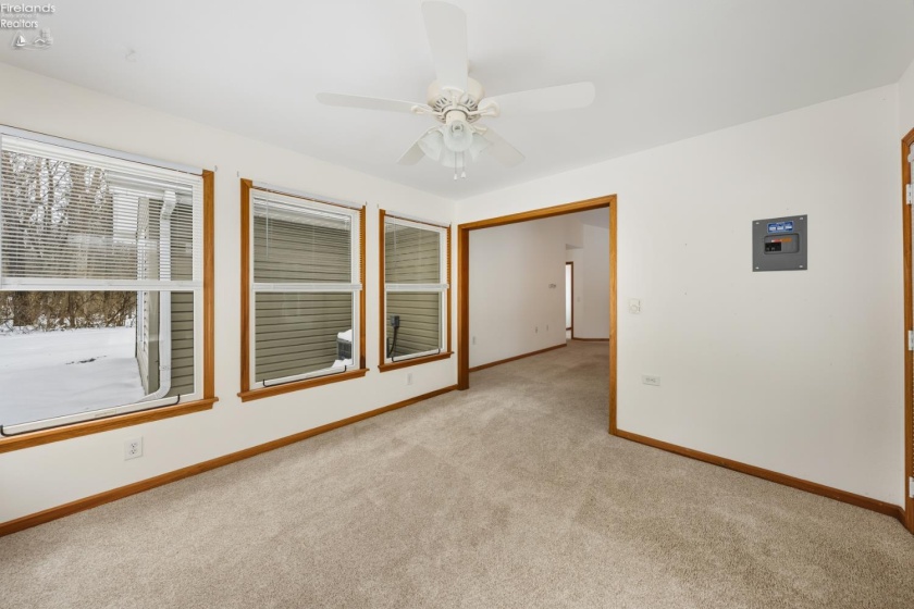 590 Vineyard Circle, Port Clinton, 43452, 2 Bedrooms Bedrooms, ,2 BathroomsBathrooms,Residential,For Sale,Vineyard,20260296