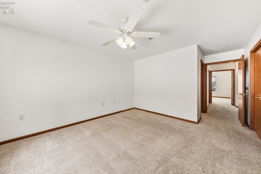 590 Vineyard Circle, Port Clinton, 43452, 2 Bedrooms Bedrooms, ,2 BathroomsBathrooms,Residential,For Sale,Vineyard,20260296