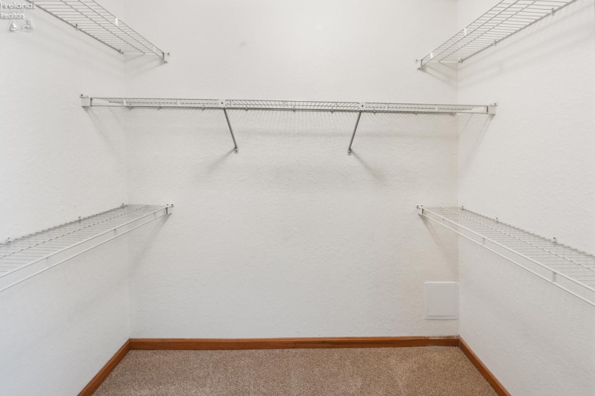 590 Vineyard Circle, Port Clinton, 43452, 2 Bedrooms Bedrooms, ,2 BathroomsBathrooms,Residential,For Sale,Vineyard,20260296