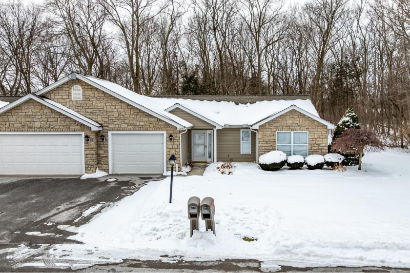 590 Vineyard Circle, Port Clinton, 43452, 2 Bedrooms Bedrooms, ,2 BathroomsBathrooms,Residential,For Sale,Vineyard,20260296