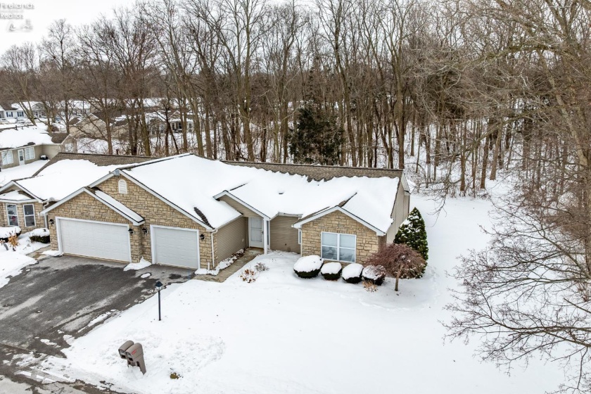 590 Vineyard Circle, Port Clinton, 43452, 2 Bedrooms Bedrooms, ,2 BathroomsBathrooms,Residential,For Sale,Vineyard,20260296