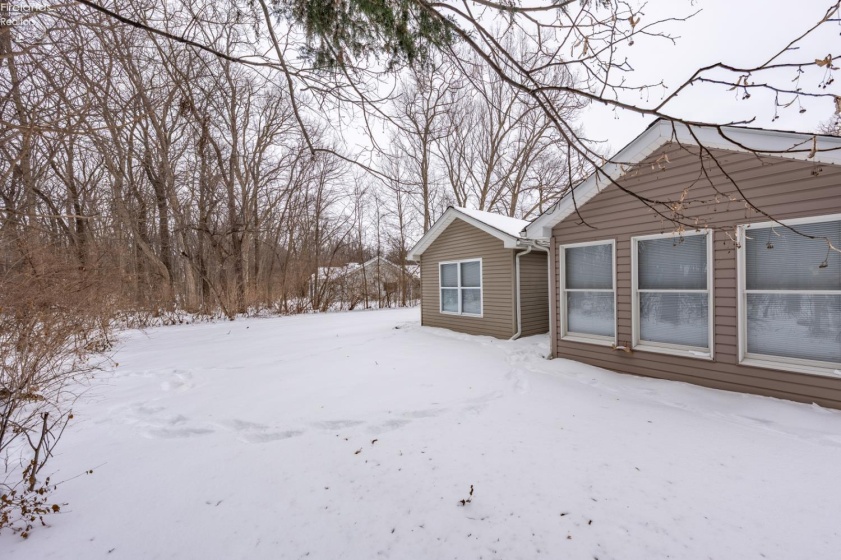 590 Vineyard Circle, Port Clinton, 43452, 2 Bedrooms Bedrooms, ,2 BathroomsBathrooms,Residential,For Sale,Vineyard,20260296