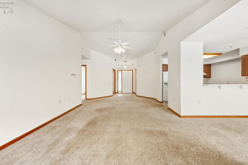 590 Vineyard Circle, Port Clinton, 43452, 2 Bedrooms Bedrooms, ,2 BathroomsBathrooms,Residential,For Sale,Vineyard,20260296