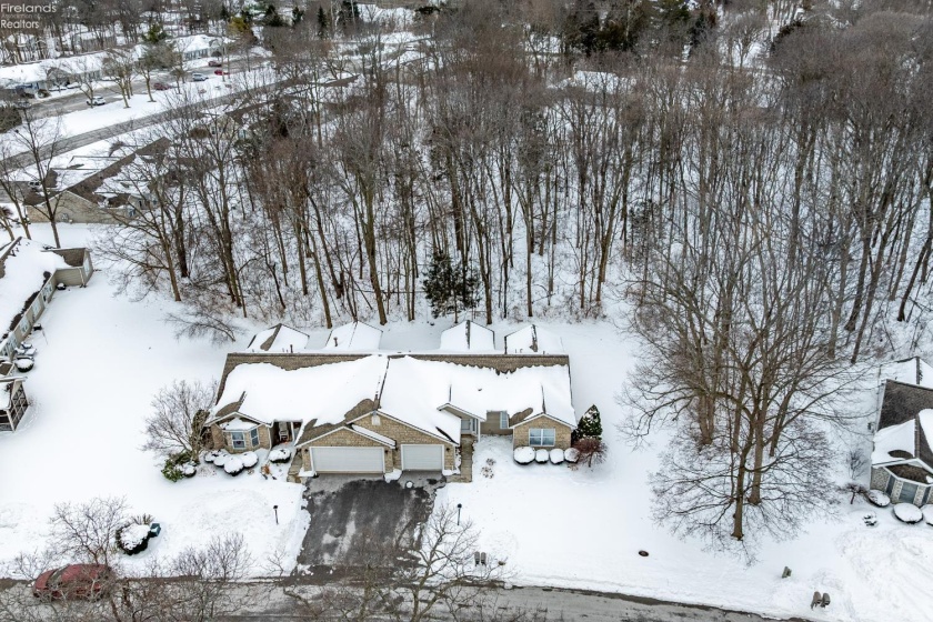 590 Vineyard Circle, Port Clinton, 43452, 2 Bedrooms Bedrooms, ,2 BathroomsBathrooms,Residential,For Sale,Vineyard,20260296