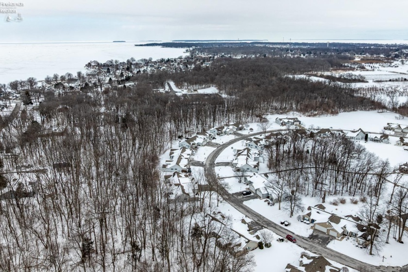 590 Vineyard Circle, Port Clinton, 43452, 2 Bedrooms Bedrooms, ,2 BathroomsBathrooms,Residential,For Sale,Vineyard,20260296