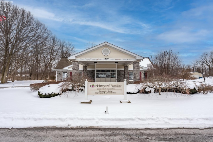 590 Vineyard Circle, Port Clinton, 43452, 2 Bedrooms Bedrooms, ,2 BathroomsBathrooms,Residential,For Sale,Vineyard,20260296