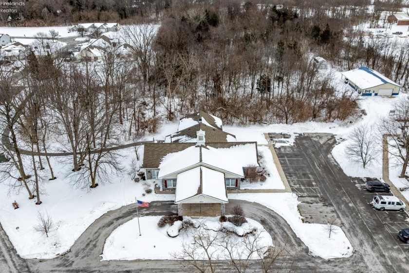 590 Vineyard Circle, Port Clinton, 43452, 2 Bedrooms Bedrooms, ,2 BathroomsBathrooms,Residential,For Sale,Vineyard,20260296