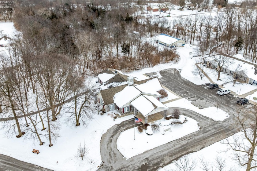 590 Vineyard Circle, Port Clinton, 43452, 2 Bedrooms Bedrooms, ,2 BathroomsBathrooms,Residential,For Sale,Vineyard,20260296