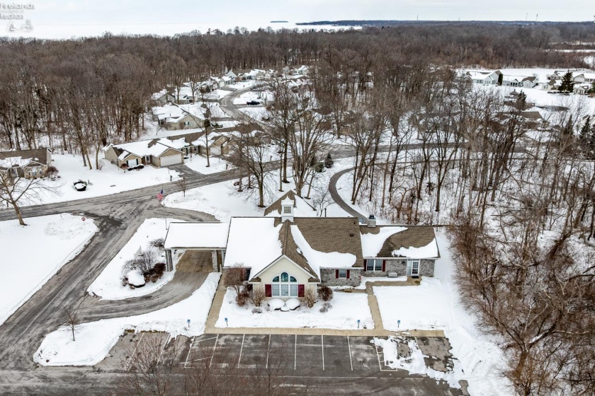 590 Vineyard Circle, Port Clinton, 43452, 2 Bedrooms Bedrooms, ,2 BathroomsBathrooms,Residential,For Sale,Vineyard,20260296