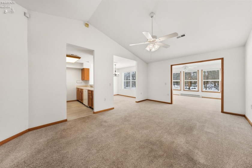 590 Vineyard Circle, Port Clinton, 43452, 2 Bedrooms Bedrooms, ,2 BathroomsBathrooms,Residential,For Sale,Vineyard,20260296