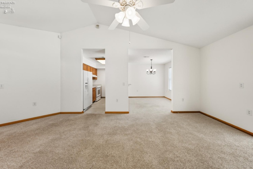 590 Vineyard Circle, Port Clinton, 43452, 2 Bedrooms Bedrooms, ,2 BathroomsBathrooms,Residential,For Sale,Vineyard,20260296