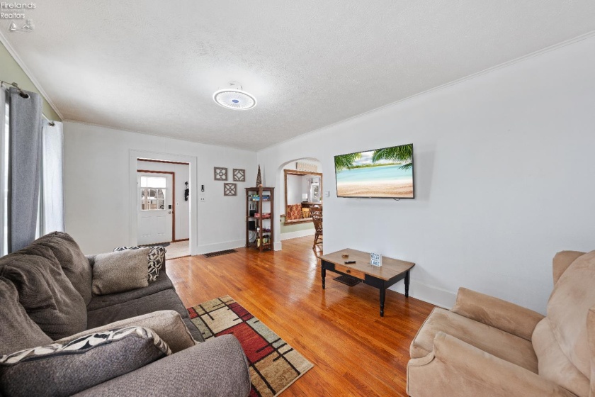 218 Elm, Port Clinton, 43452, 3 Bedrooms Bedrooms, ,2 BathroomsBathrooms,Residential,For Sale,Elm,20260353