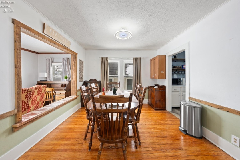 218 Elm, Port Clinton, 43452, 3 Bedrooms Bedrooms, ,2 BathroomsBathrooms,Residential,For Sale,Elm,20260353