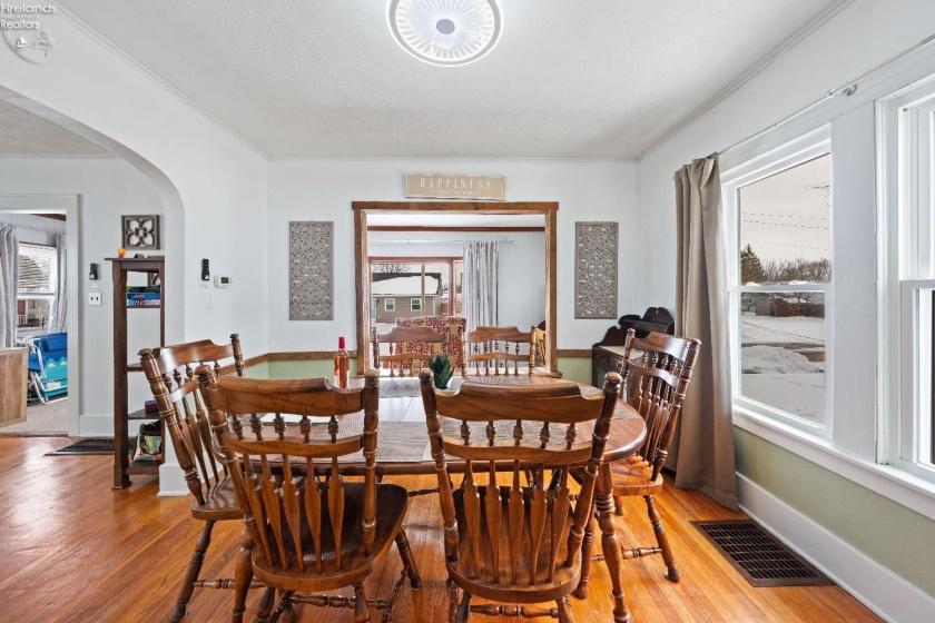 218 Elm, Port Clinton, 43452, 3 Bedrooms Bedrooms, ,2 BathroomsBathrooms,Residential,For Sale,Elm,20260353