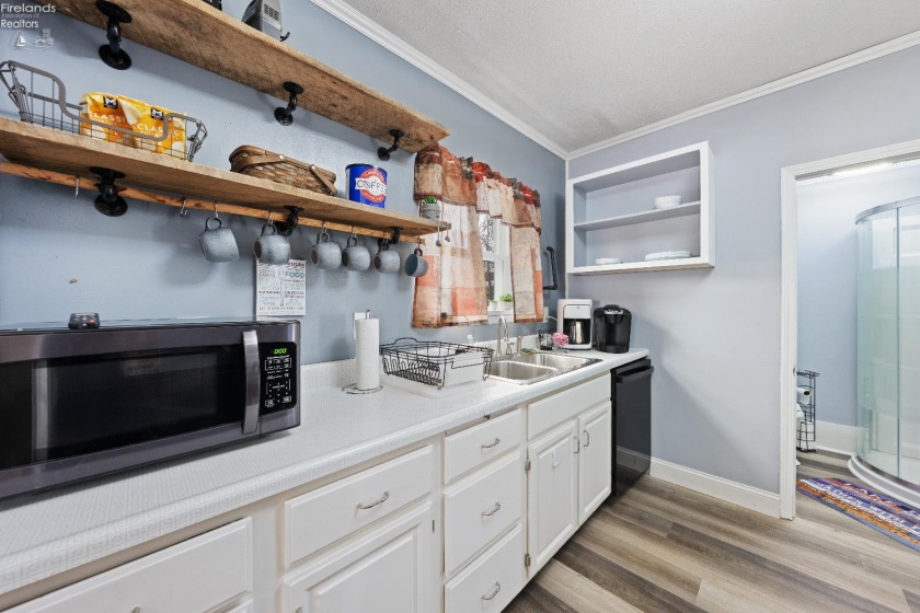 218 Elm, Port Clinton, 43452, 3 Bedrooms Bedrooms, ,2 BathroomsBathrooms,Residential,For Sale,Elm,20260353